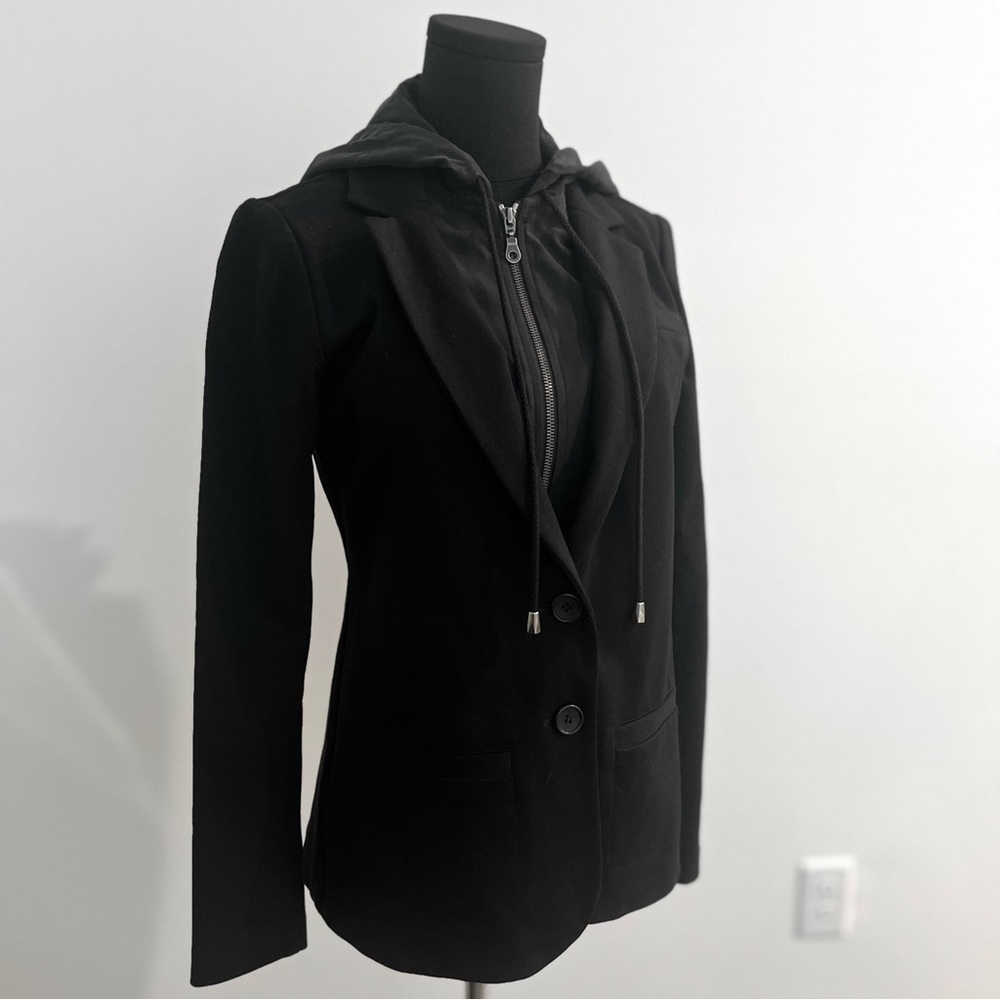 Wantable Layered Blazer Jacket with Detachable Hoodie in Size XS - Picture 2 of 9